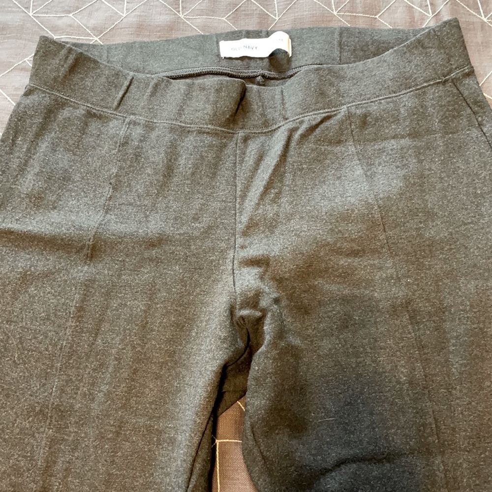 Old Navy Stevie pants size large in grey